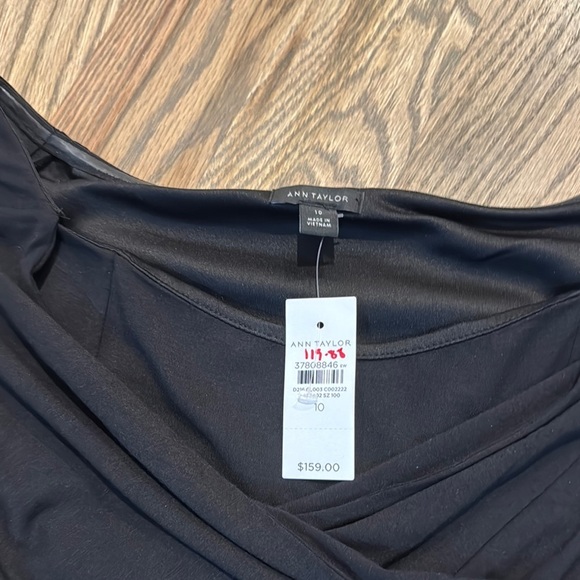 Elegant Black Evening Dress - Picture 3 of 6